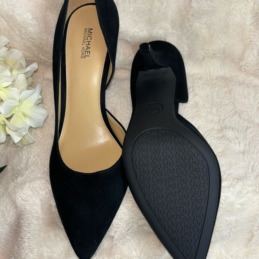 Michael Kors Classic Black Heels size 9 - Picture 2 of 14